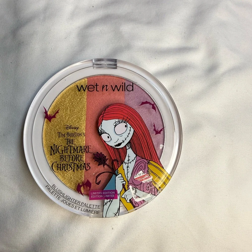 Wet n Wild Blushlighter Palette - Pink, Gold,‎ Purple
